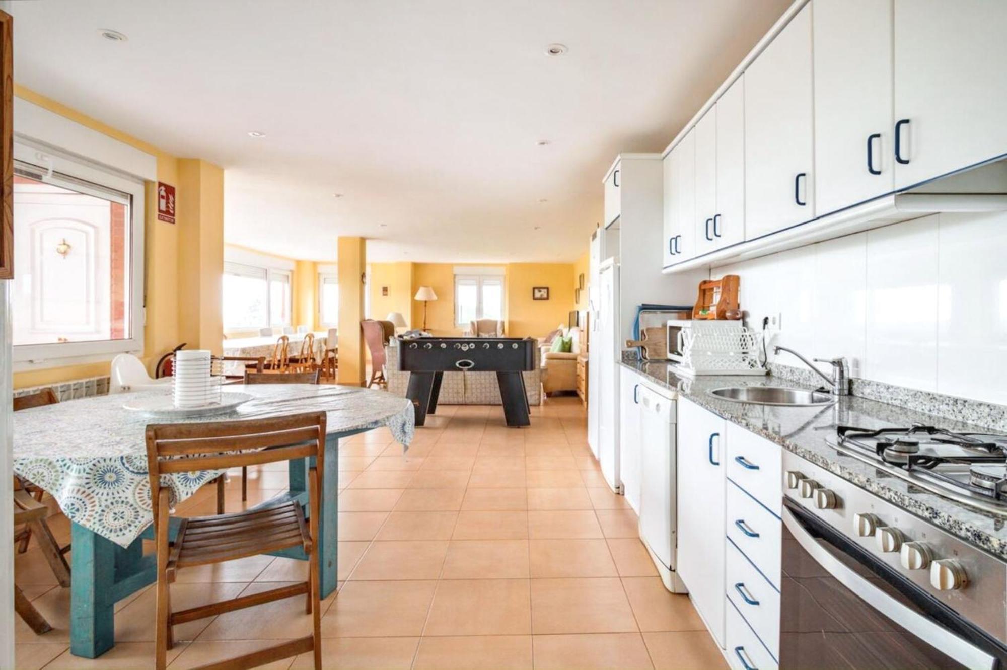Spacious House With Sea View In Liencres + Jacuzzi Bagian luar foto
